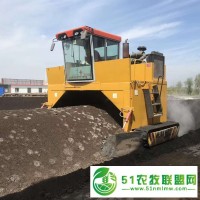 **肥自由式翻堆機 雞糞翻堆機 養(yǎng)殖場糞便發(fā)酵翻堆機