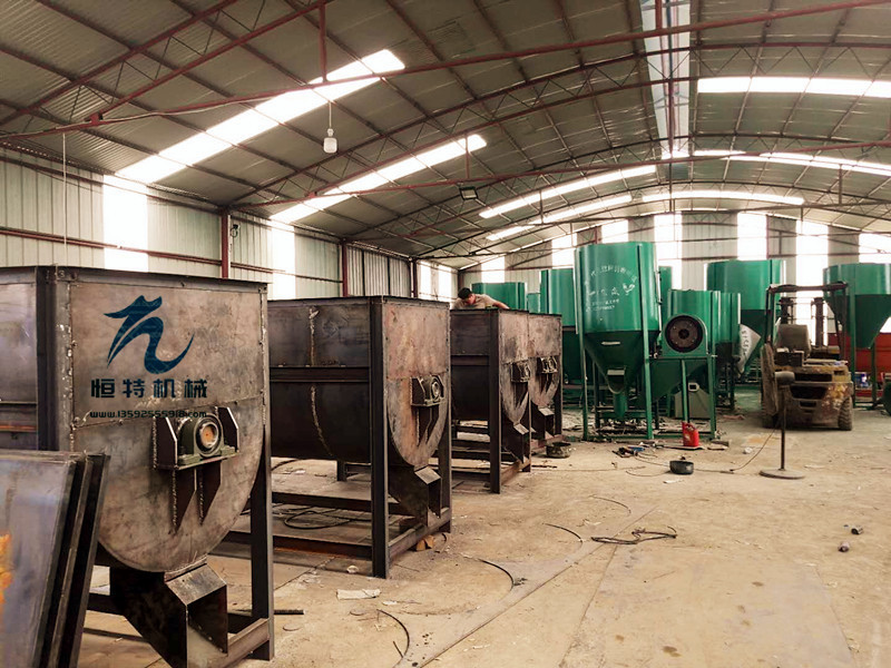 粉碎攪拌機(jī)制作中