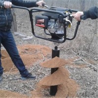 從廠家到您家植樹挖坑機價格拖拉機車頭帶動栽樹打坑機方便快捷