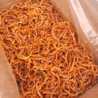 香辣蜜汁芝麻鰻魚絲整箱10斤批發(fā)山東特產(chǎn)廠家直銷水產(chǎn)即食零食