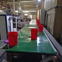 注塑件傳送帶涂料桶集中運(yùn)送機(jī)注塑加工機(jī)械手傳送帶鋁型材輸送機(jī)