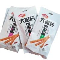 衛(wèi)龍辣條大面筋批發(fā)65g大刀肉面筋兒時懷舊小吃麻辣手撕零食整箱